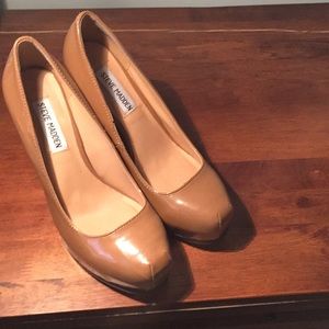 Steve Madden nude platform heels